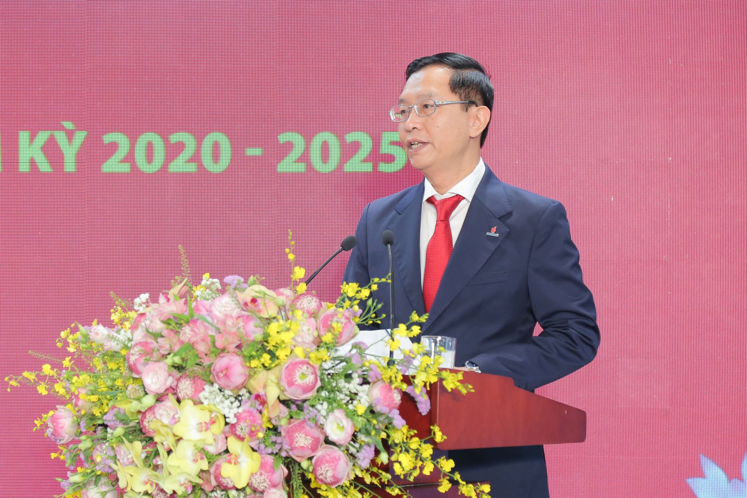 Trao quyết định chuẩn y Phó Bí thư Đảng ủy Tập đoàn Dầu khí Quốc gia Việt Nam